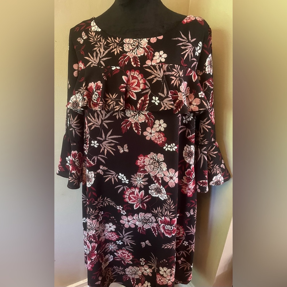 J Howard Ruffle Boho Shift Dress with bell sleeves in Black and Pink